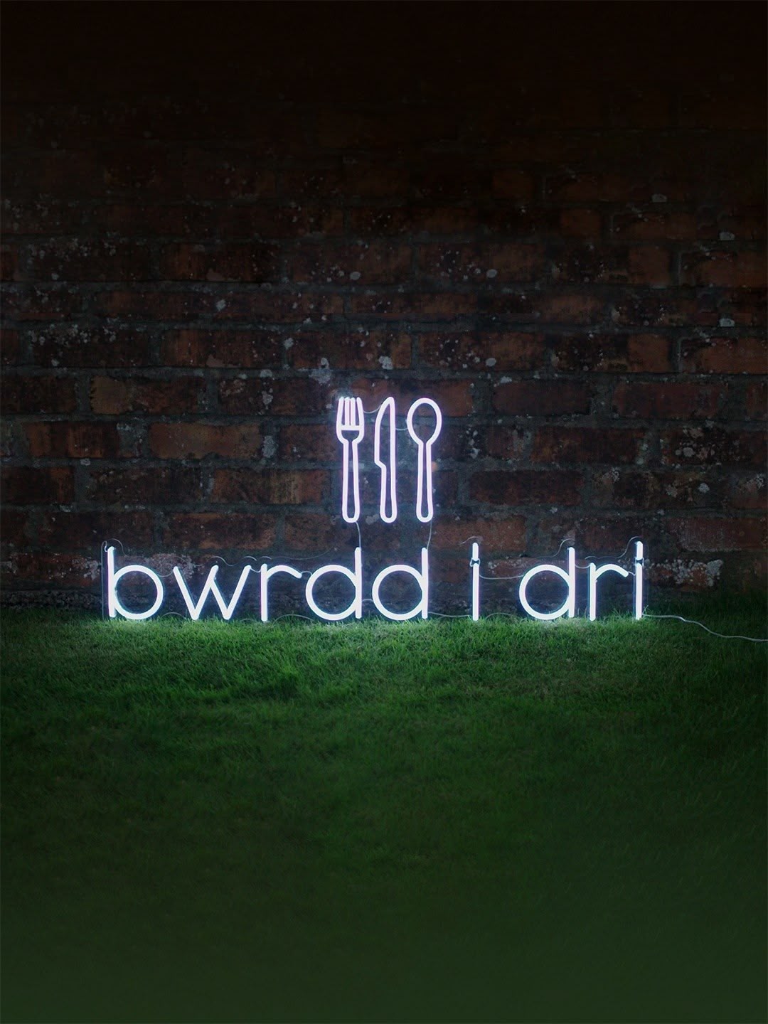 Bwrdd i Dri